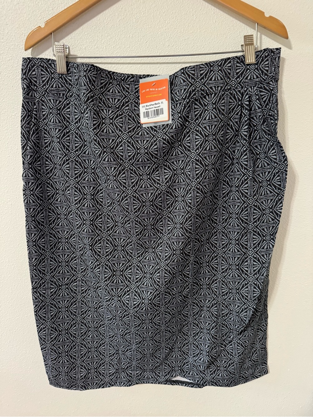 RipSkirt Hawaii Midi Wrap Skirt Black pearl Batik Velcro Resort Length 3 NWT-XL